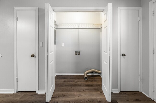 Building Photo - 205 Marquette St