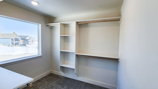 Building Photo - 302 Cottage Dr