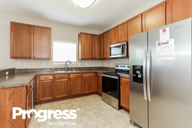 Building Photo - 2464 Royal Pointe Dr