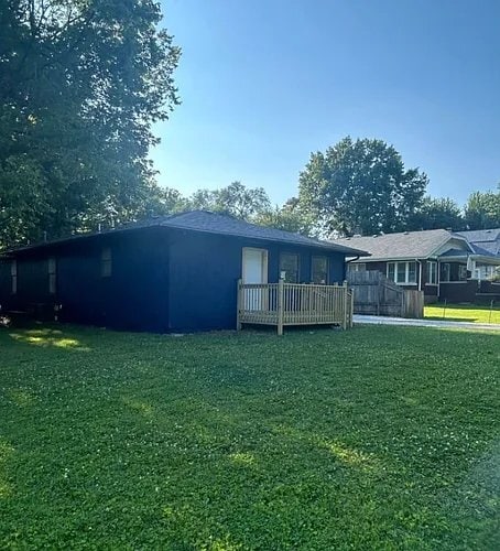 Building Photo - 1409 N Clay Ave