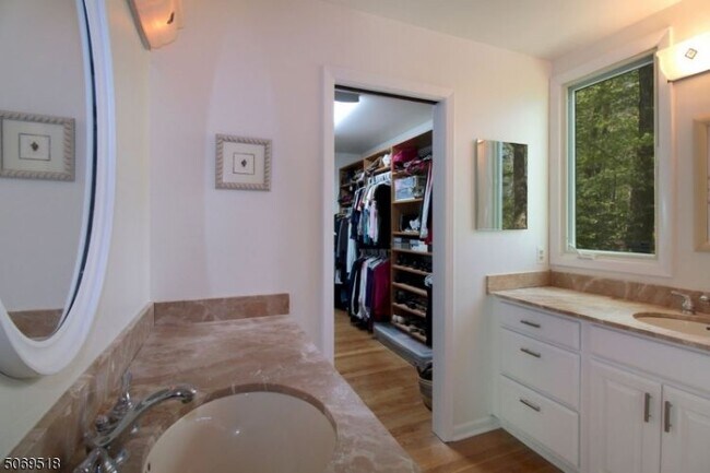 Building Photo - 3 India Brook Dr