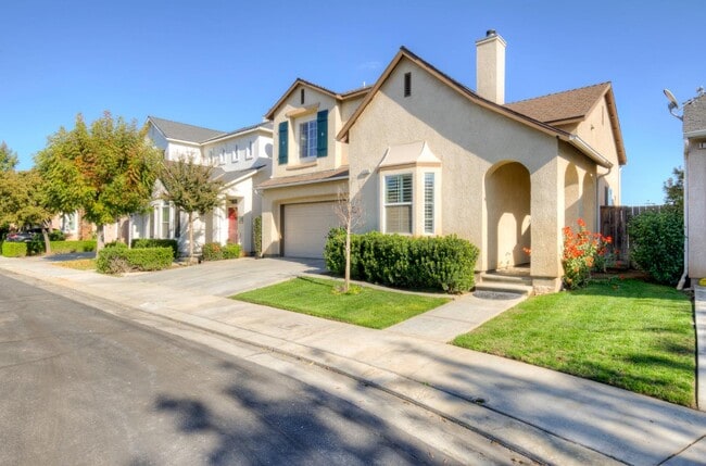 Building Photo - 1723 N Mont Blanc Ln