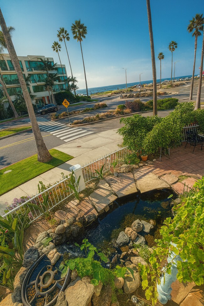 Building Photo - #110: WHITE HOUSE - UNOFFICIAL (JEFF GINSBURG ROOMMATES)