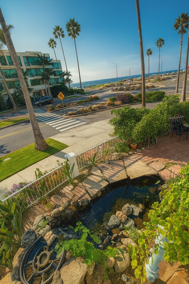 Building Photo - #110:WHITE HOUSE - UNOFFICIAL (JEFF GINSBURG ROOMMATES)