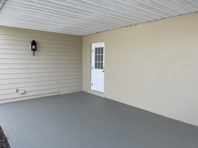 Building Photo - 6185 Deming Ave