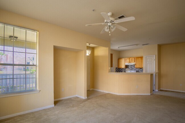 Building Photo - 9037 Lee Vista Blvd