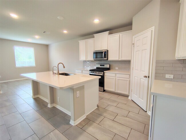 Building Photo - 9822 Willow Crown Ln