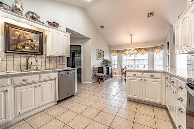 Building Photo - Beautiful Bentonville Home!