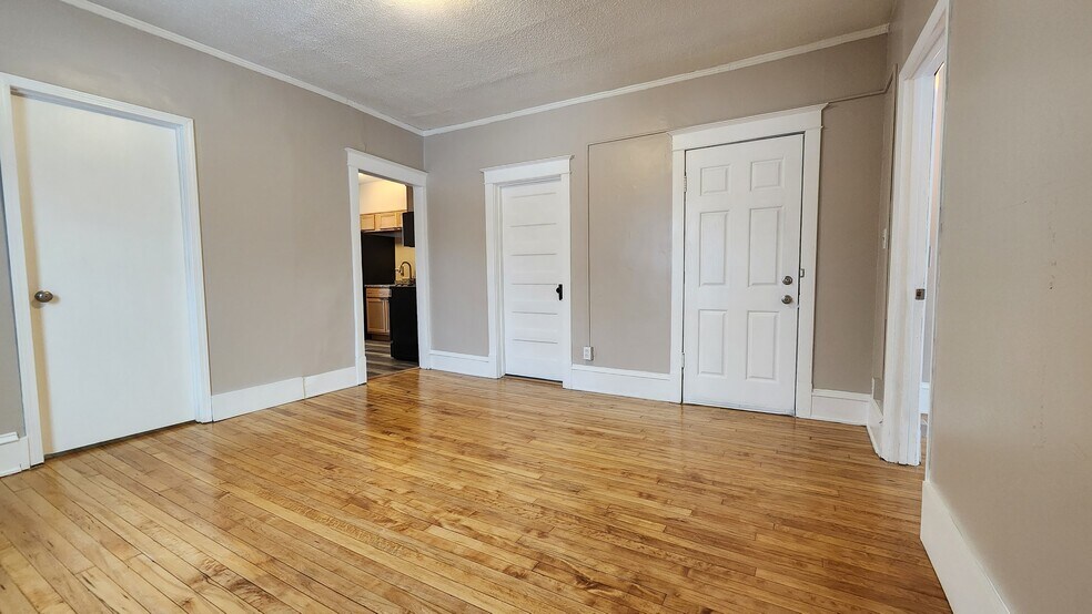 Building Photo - 415 23rd Ave N