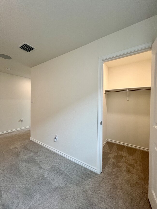 Building Photo - 14839 Vance Jackson Rd