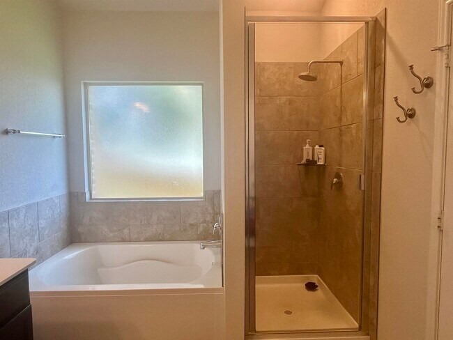 Building Photo - 1333 Spicewood Dr