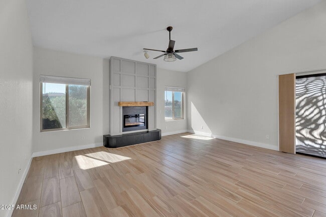 Building Photo - 6245 E Star Valley St