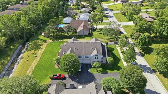 Building Photo - 16051 Laurel Dr
