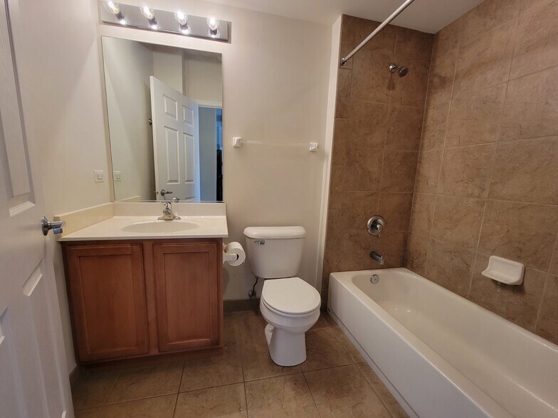 Building Photo - 3501 Wellington Ct