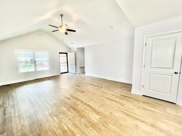 Building Photo - 165 Pommel St