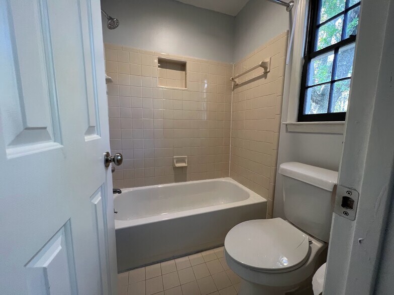 Building Photo - 4905 Coral Ridge Ct