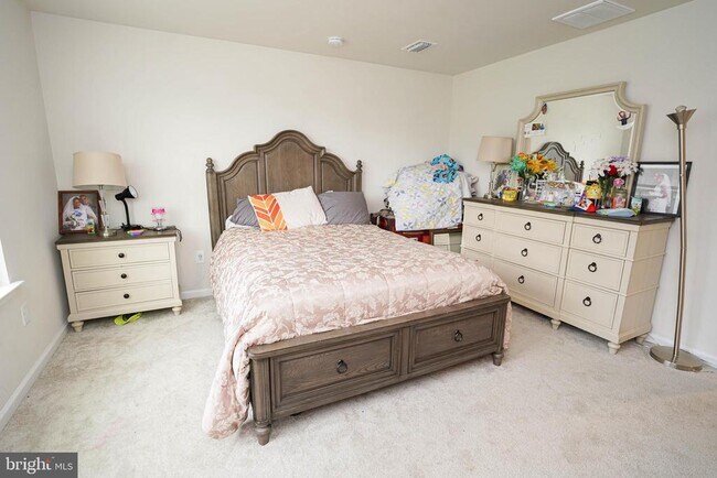 Building Photo - 9305 Mulligan Way