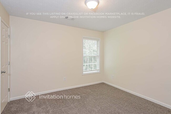 Building Photo - 555 Wellington Ln