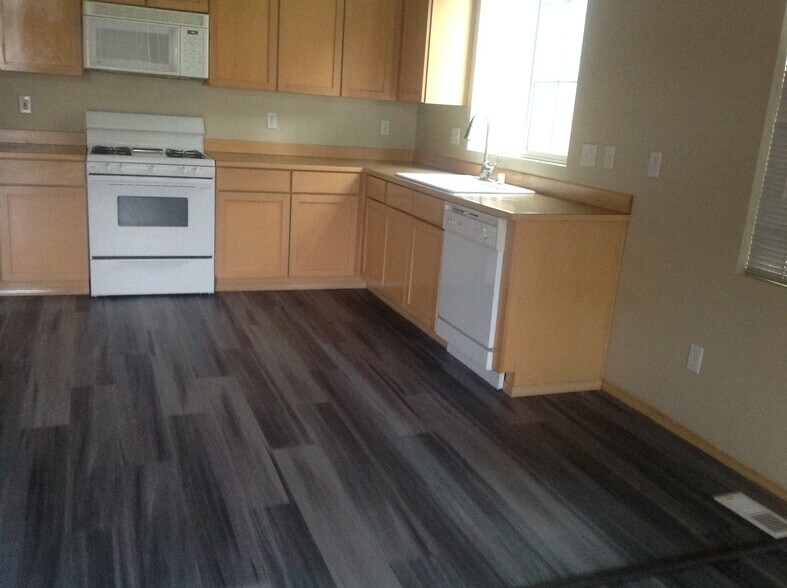 Building Photo - 14362 NE 189th Ct