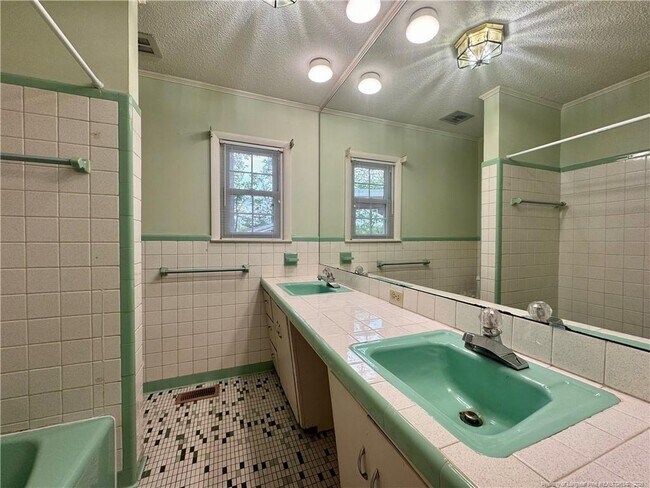 Building Photo - 400 Harrill Cir