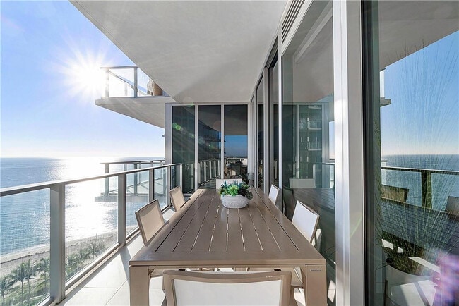 Building Photo - 2200 N Ocean Blvd