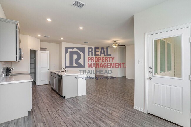 Building Photo - Charming 3-Bedroom Home in Desirable Neighborhood!