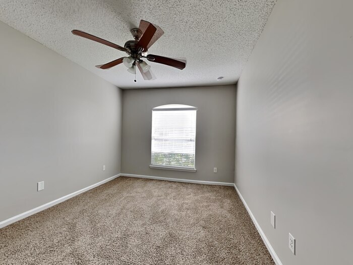 Building Photo - 6463 Silk Leaf Ln