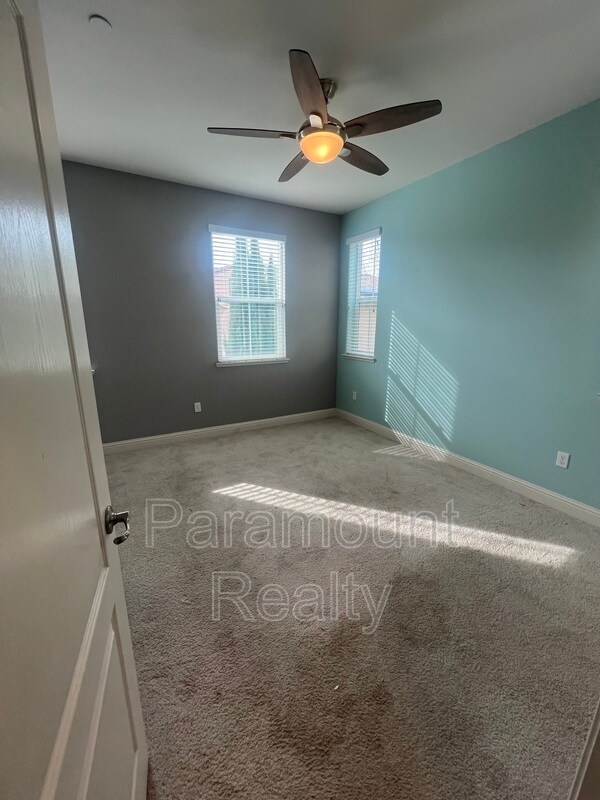 Building Photo - 3203 Vittoria Loop