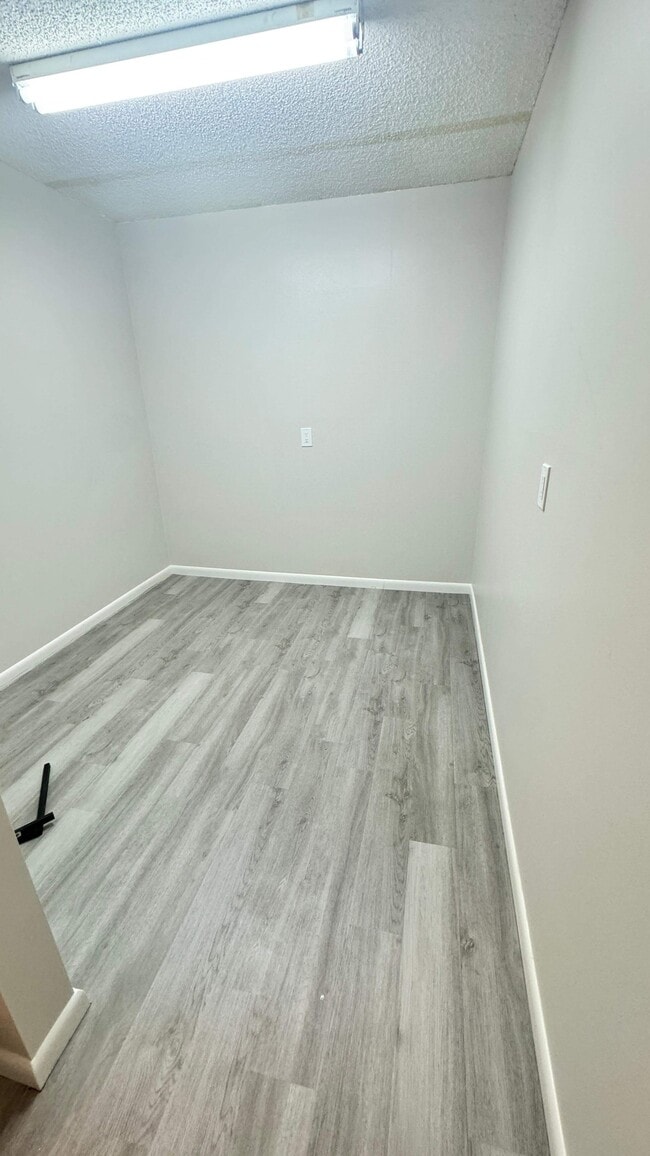 Building Photo - 6049 Balboa Cir