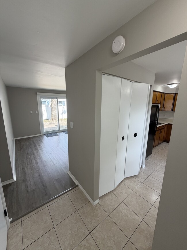 Building Photo - 2504 Campbell Dr