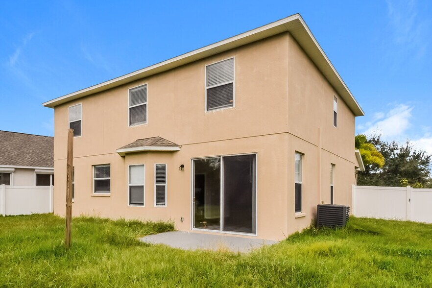 Building Photo - 405 Stone Briar Dr