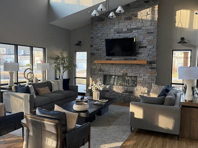 Building Photo - Lease OR Lease to Own