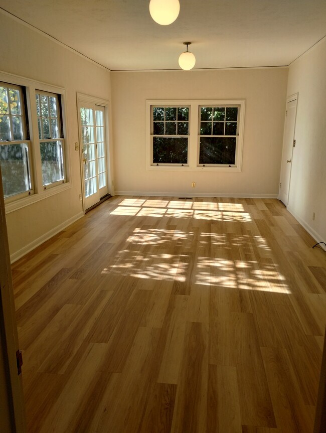 Building Photo - 1240 McKendrie St