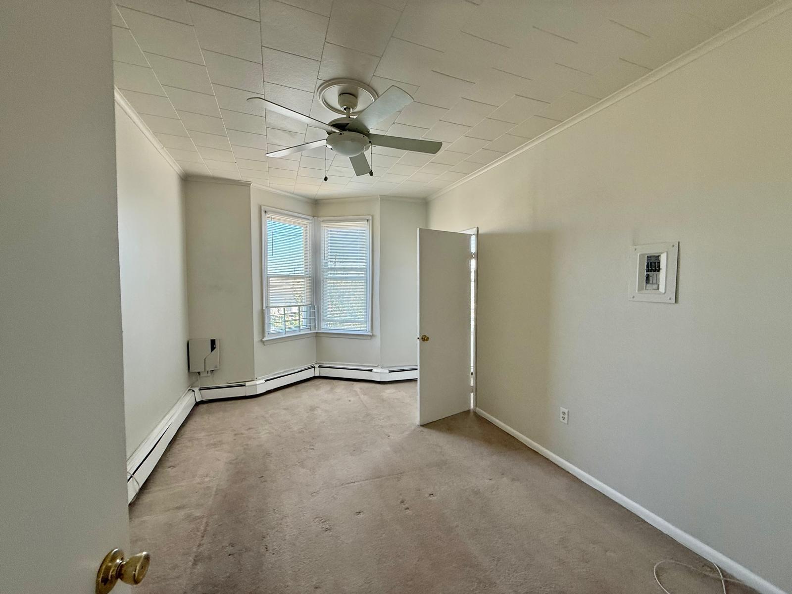 Building Photo - 419 7th St