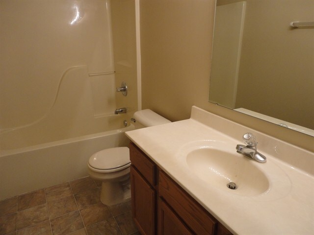 Building Photo - 2053 Coldwater Ct