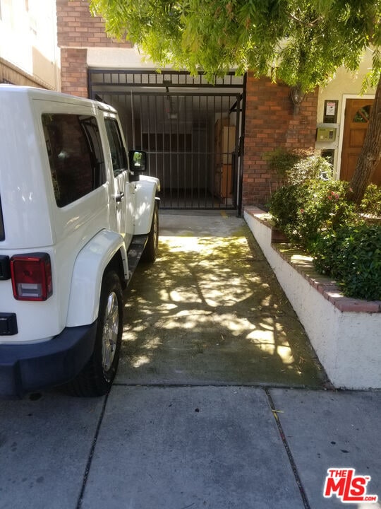 Building Photo - 10620 Eastborne Ave