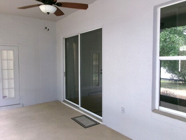 Building Photo - 12415 Lake Valley Dr