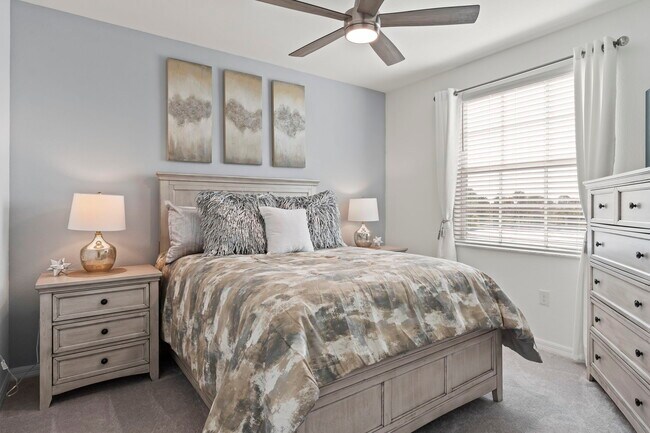 Building Photo - 12140 Wellen Golf St