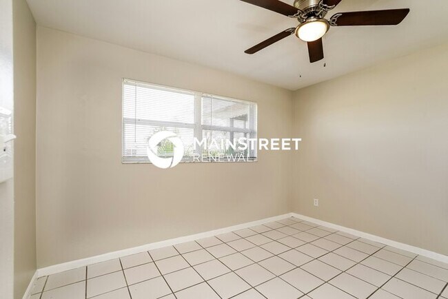 Building Photo - 3 Bedroom Pet-Friendly Home in Cape Coral,...