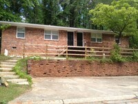 Building Photo - MOVE IN SPECIAL 1/2 OFF 1st full month if you move in by 7/1