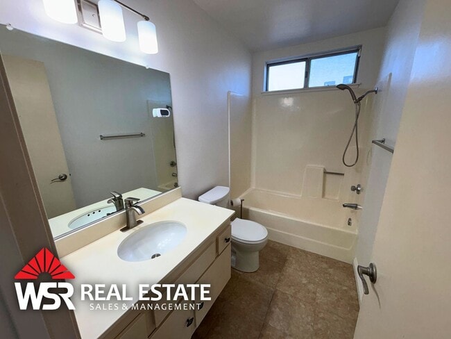 Building Photo - Sun City 55+ Community | 2 Bed, 2 Bath with Bonus Sunroom