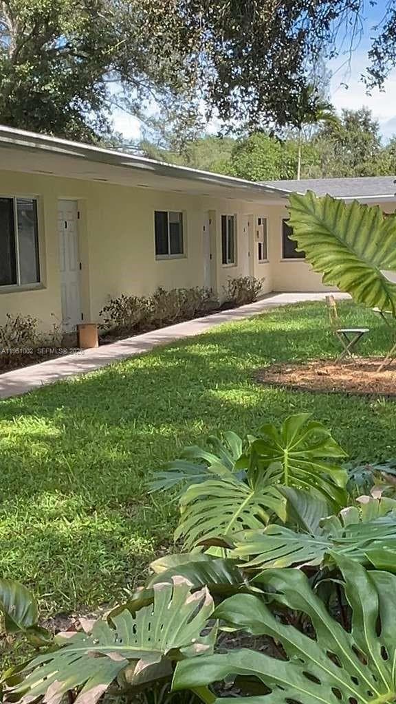 Building Photo - 780 NE 122nd St