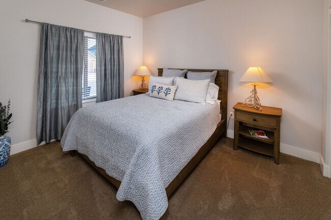 Building Photo - Newly Built Spacious Home, Fully Equipped Kitchen, Garage Included