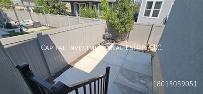 Building Photo - 4692 Camellia Ln