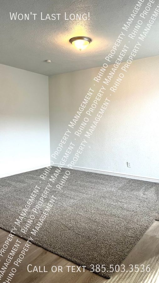 Building Photo - PRICE REDUCED! 1 Bedroom/1 Bathroom Apartm...