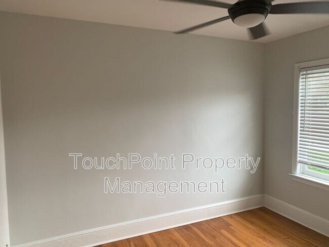 Building Photo - 2103 Queens Rd W