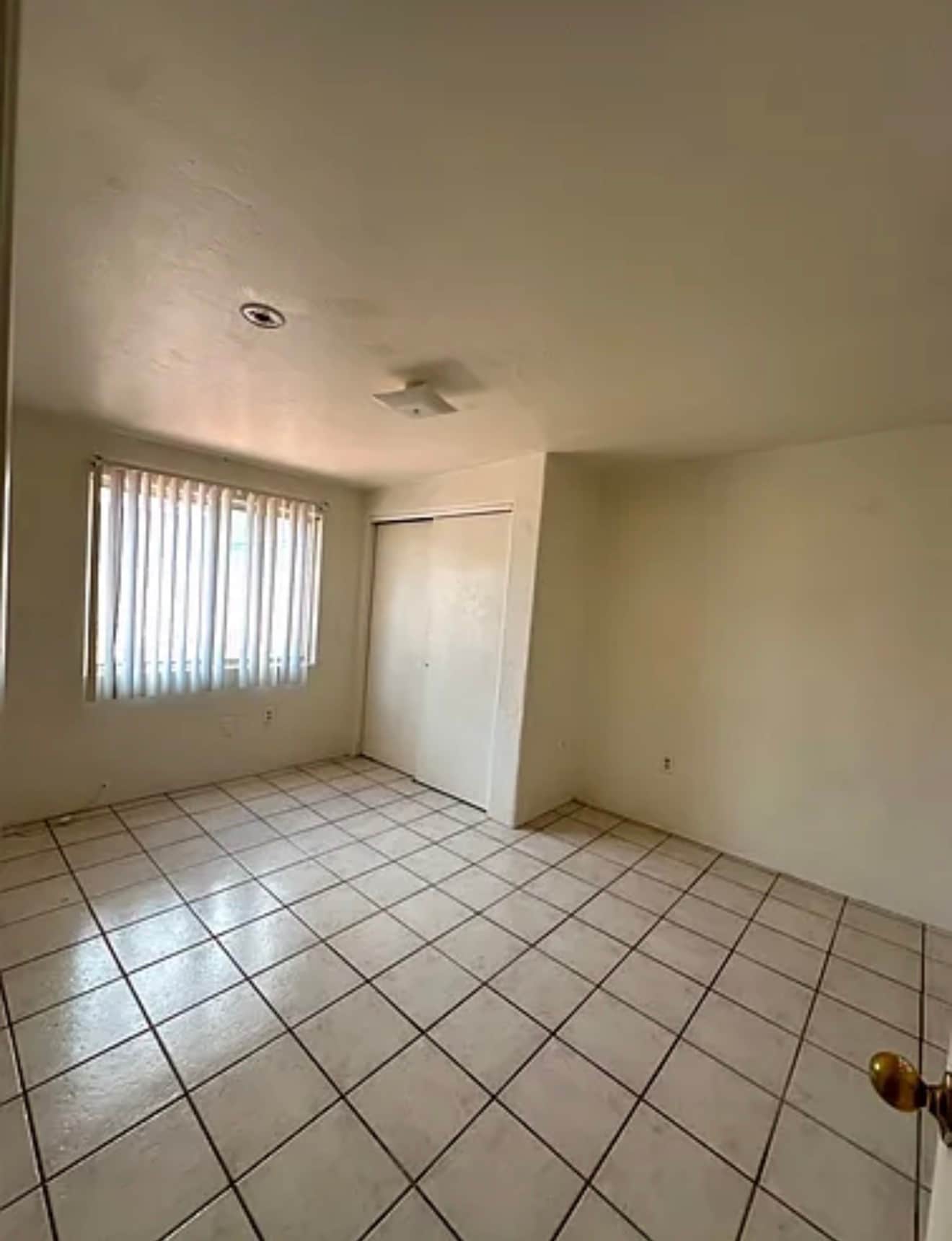 Building Photo - 940 N Palo Verde Blvd