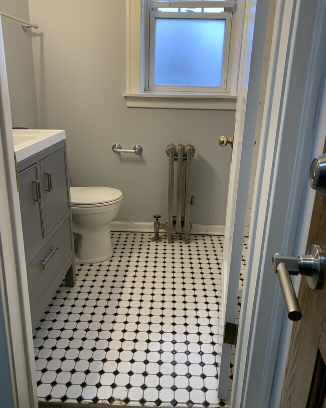 Building Photo - 5134 W 21st St