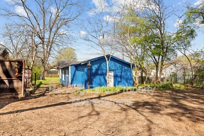 Building Photo - 1209 19th Pl SW