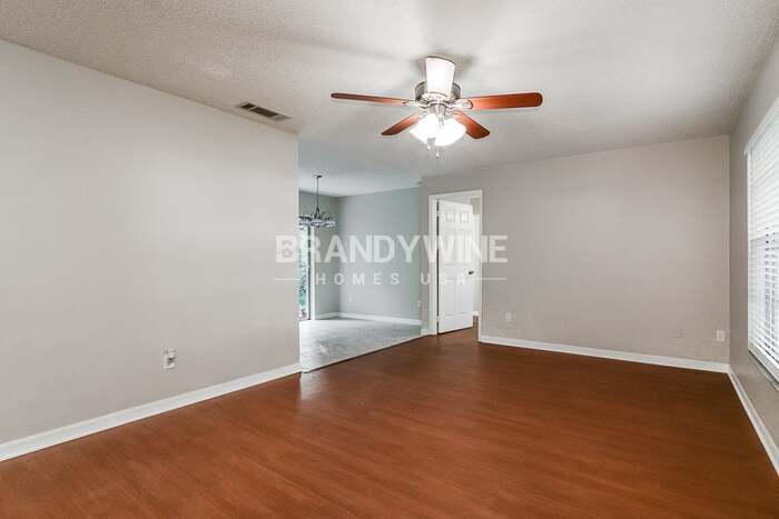 Building Photo - 215 Shore Rd